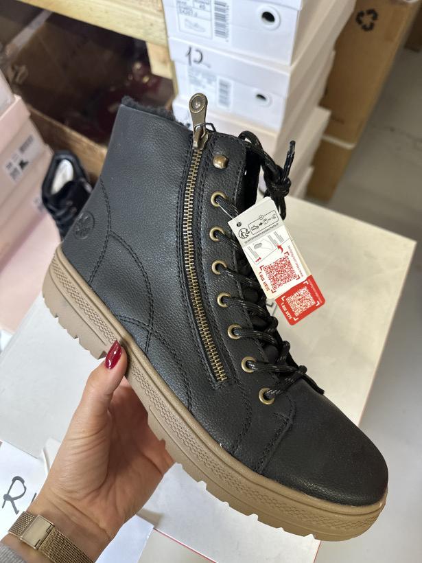 RIKI 1 traper czarny wiązany z zamkiem ocieplany rieker n0031-00 black