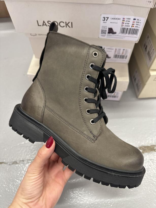 DOBRY 2 traper taupe wiązany z zamkiem lasocki wi23-styx-10 grey