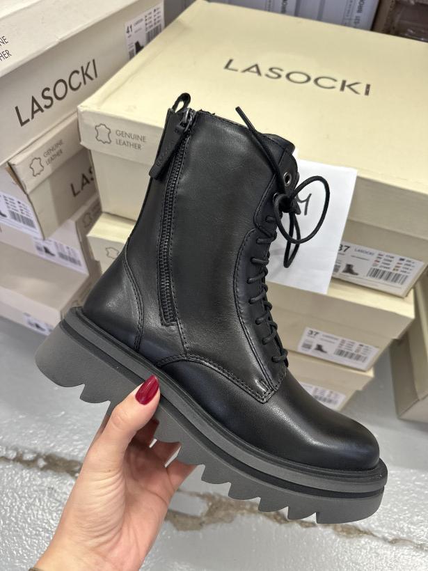 DOBRY 3 traper czarny lico wiązany z zamkiem lasocki rst-orange-01 black