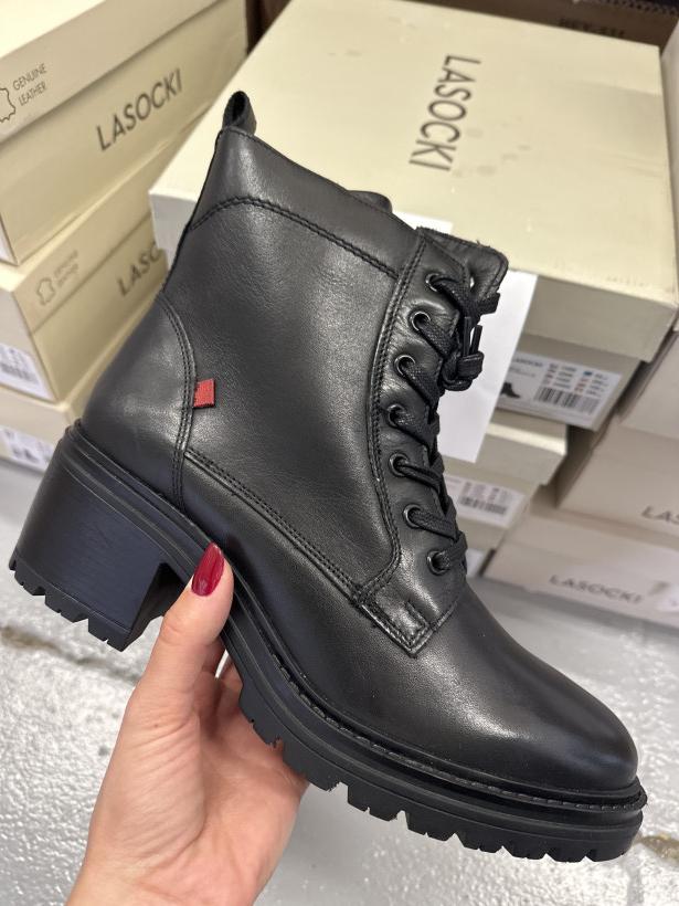 DOBRY 4 botek czarny lico na klocku wiązany lasocki bella est-bella-L-02 black