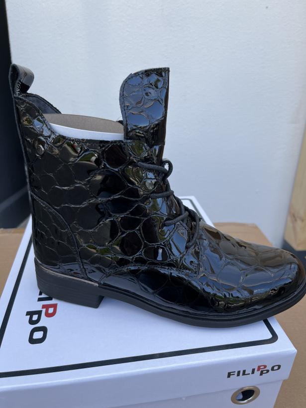 Filip 30 Botek lakierowany marszczony Filippo DBT8283/26 black