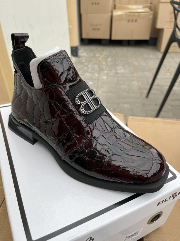 Filip 33 botek marszczony lakier bordo DBT4763/26 BG CR