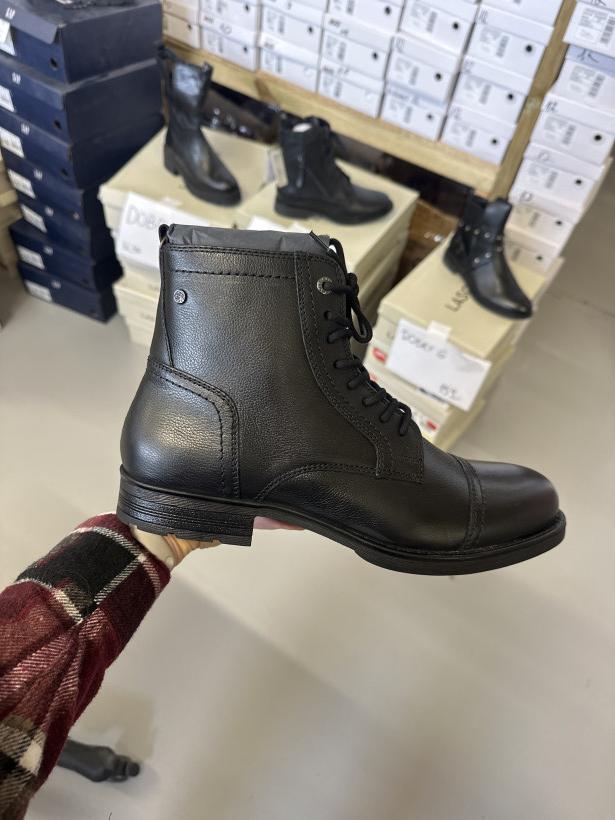 DOBRY 9 botek męski  czarny lico na zamek lasocki  bob-01-m108