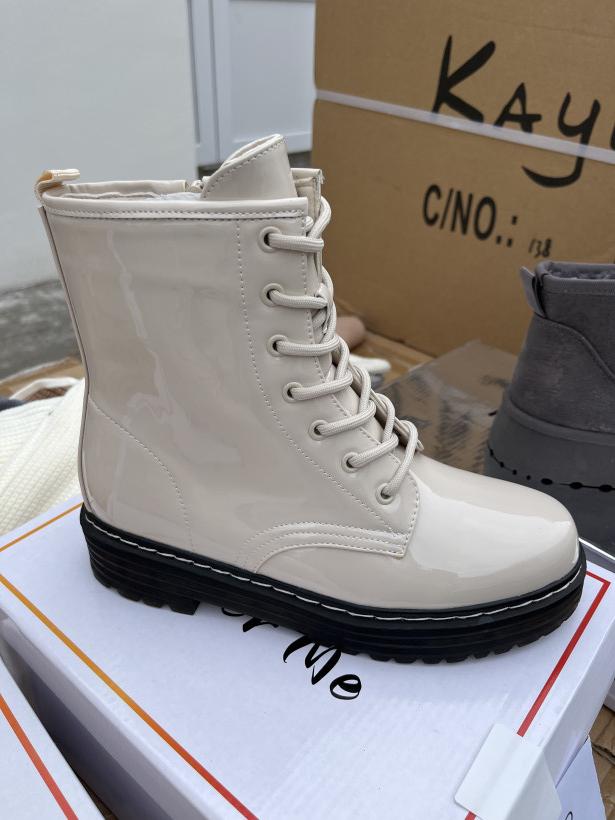 Tani 19 traper beżowy martens lakier Super Me XJ-697A beige
