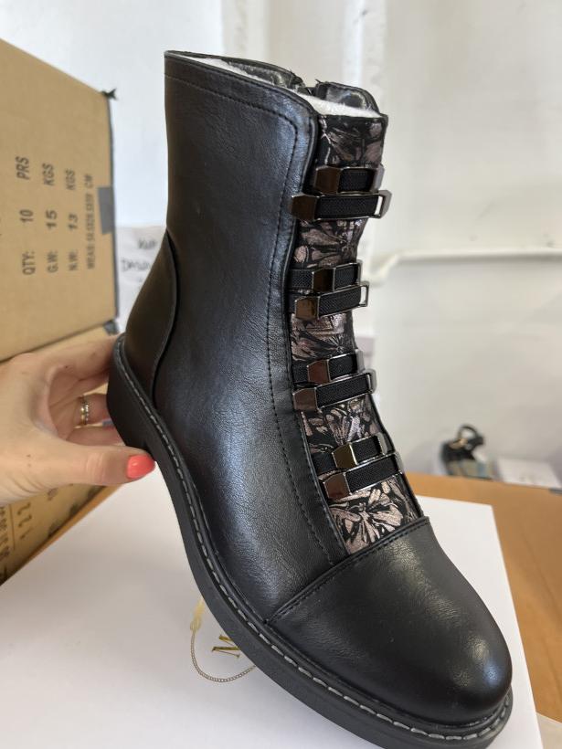 Dasz 6 botek czarny zapinany ozdobne gumki Daszyński SA252-16 Black