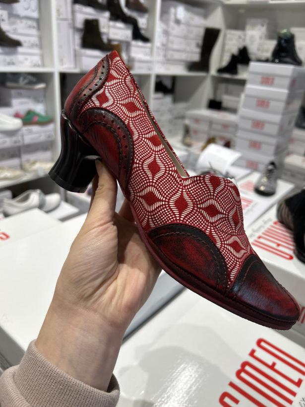 wiosna 6 - simen polskie buty skora wyjatkowe modele premium wiosenne 3590A  czerwony tłoczony na zdobnym obcasie 
