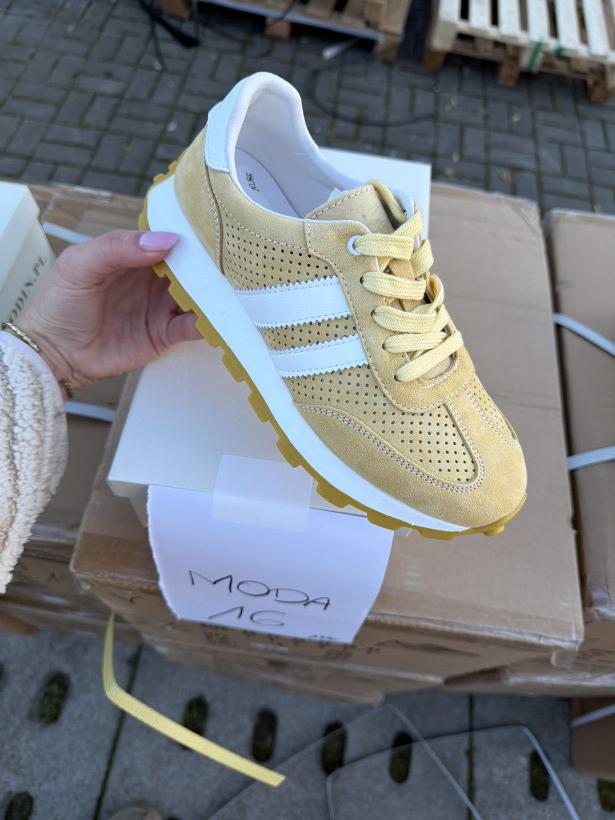 moda 16 adidas żółto-biały goodin gd-xf-226 yellow