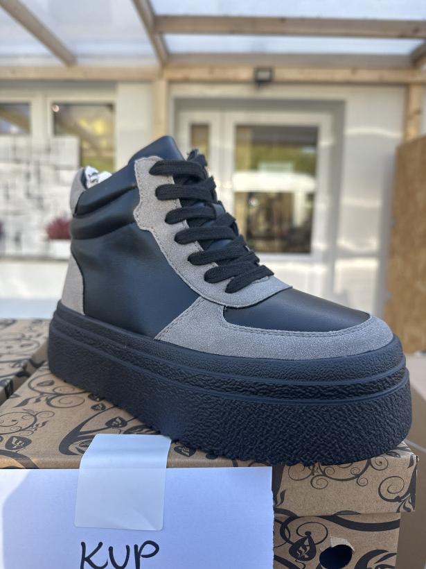 adik 2 adidas zimowy ocieplany za kostkę szaro czarny aotoria f127 grey+black