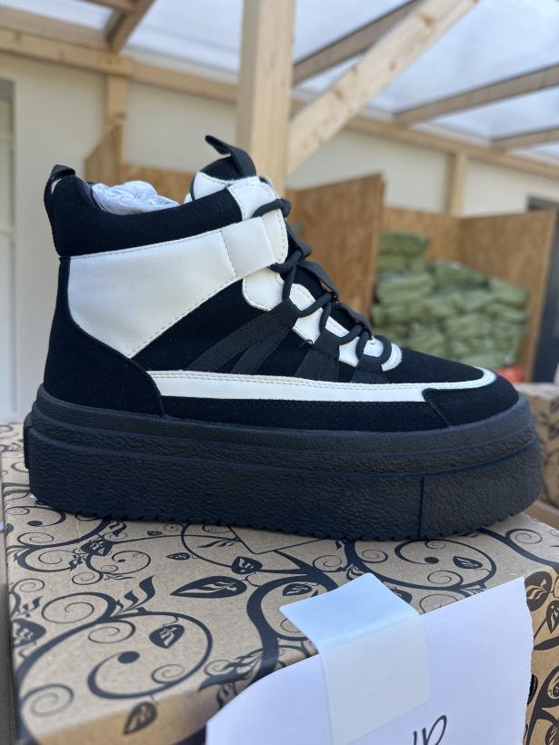 adik 5 adidas zimowy ocieplany za kostkę czarno biały aotoria f137 black+white