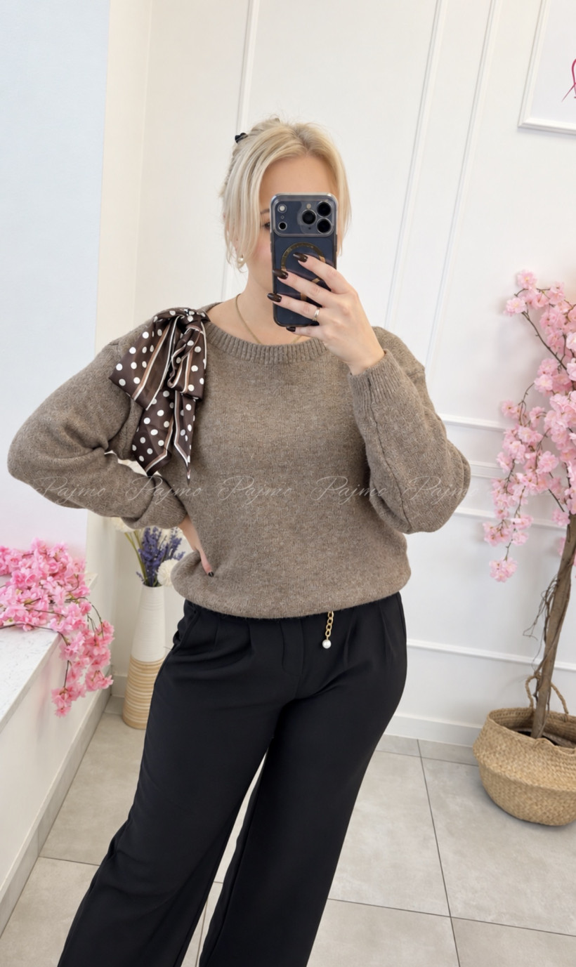 Sweter z apaszką na ramieniu 15774