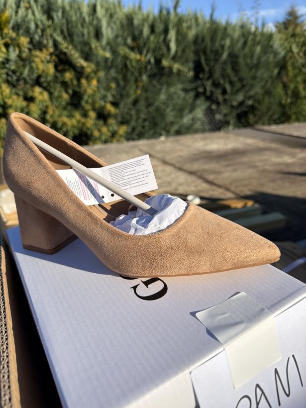 Pani 23 półbut zamszowy beżowy karmel czubek szpic GD-DO-239 beige 
