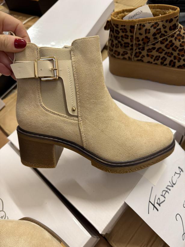 Francja 28 botek beżowy na słoninie Super Me SP291 beige 