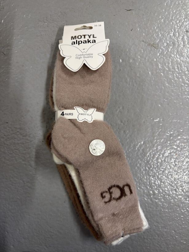 Milusie skarpetki alpakowe z Logo ugg 4-pak