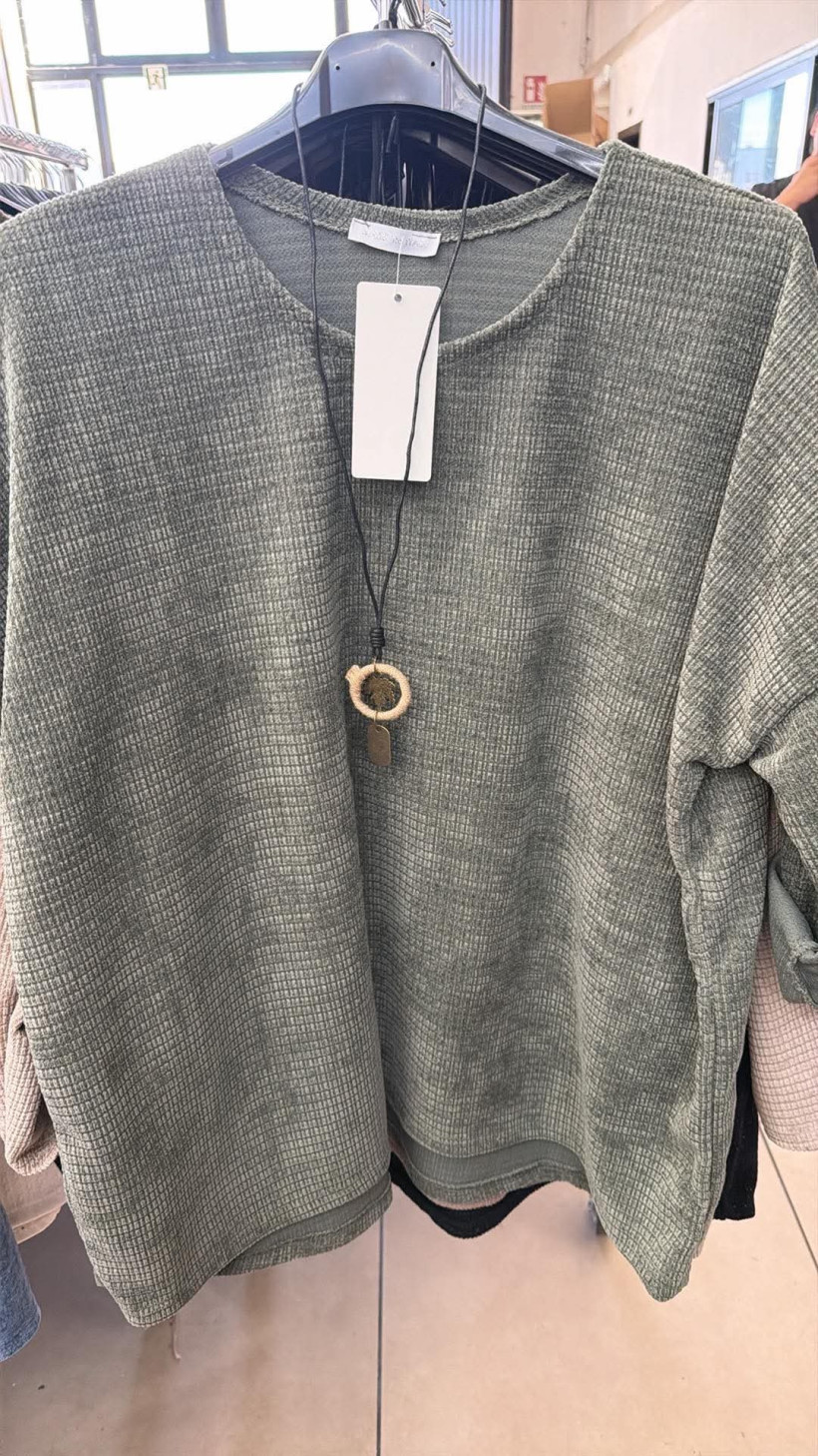 Italia nr 20 -Bluza / bluzka z naszyjnikiem - tłoczona kosteczki - 23828