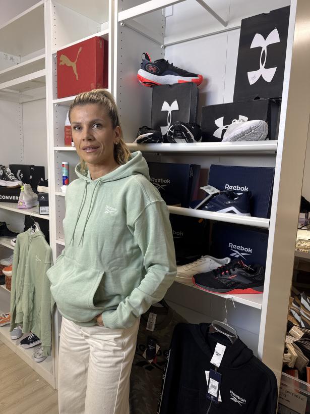 Mietowa- bluza z kapturem REEBOK