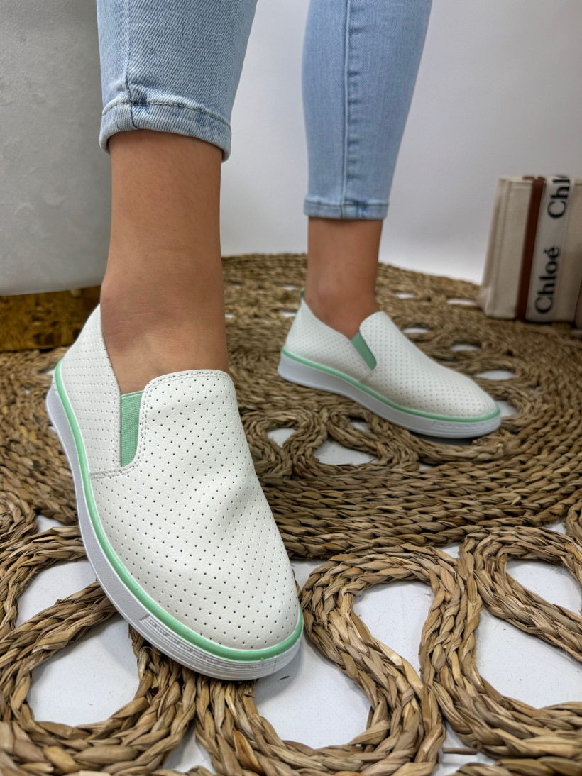 Białe tenisówki SLIP ON (FR)