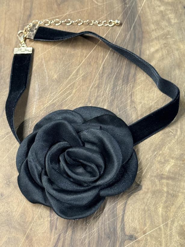 Choker róża z aksamitką