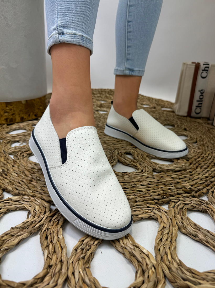 Białe tenisówki SLIP ON (FR)