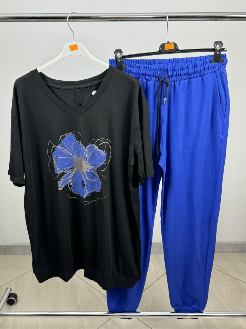 Dres - chabrowe długie spodnie / tunika czarna z chabrowym kwiatem- kr. ręk. WW.5987- rozm.46