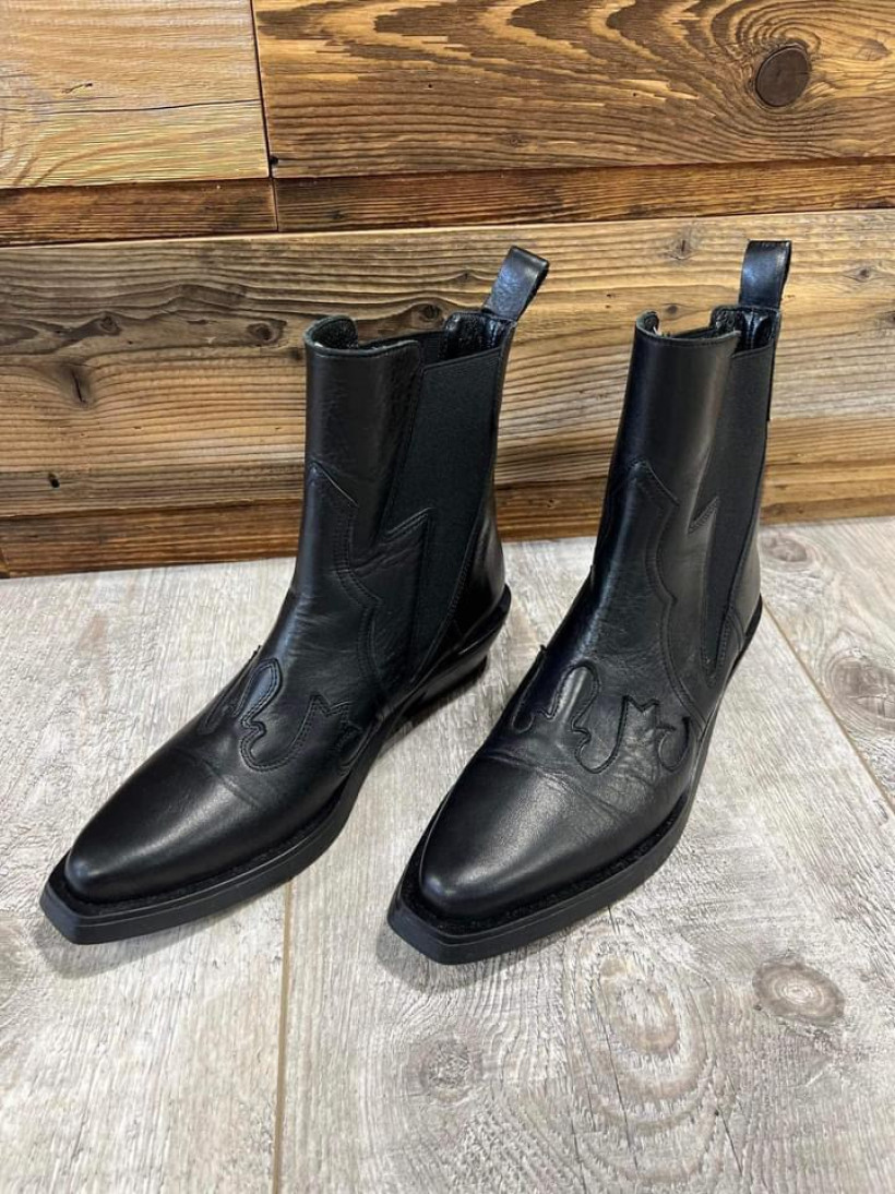 By o la la..! skórzane kowbojki