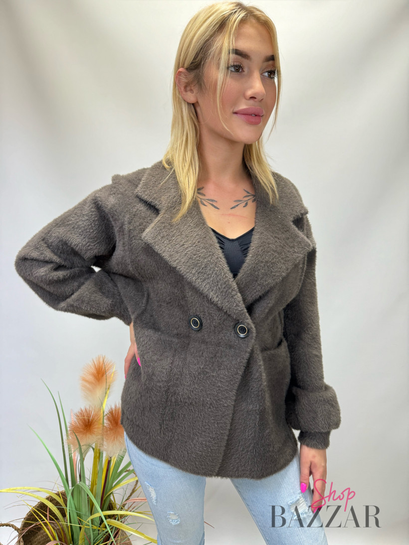 Czekoladowa alpaka dwa guziki