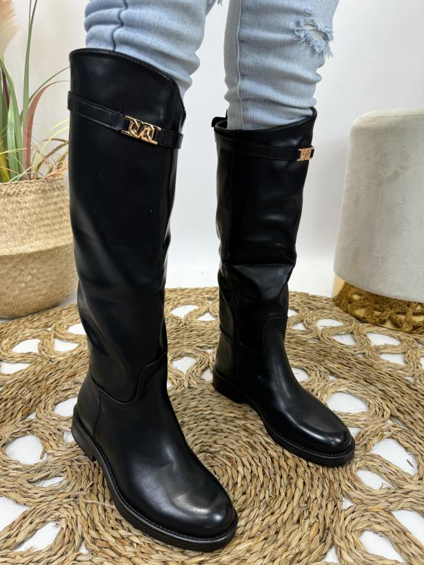 Czarne kozaki celine