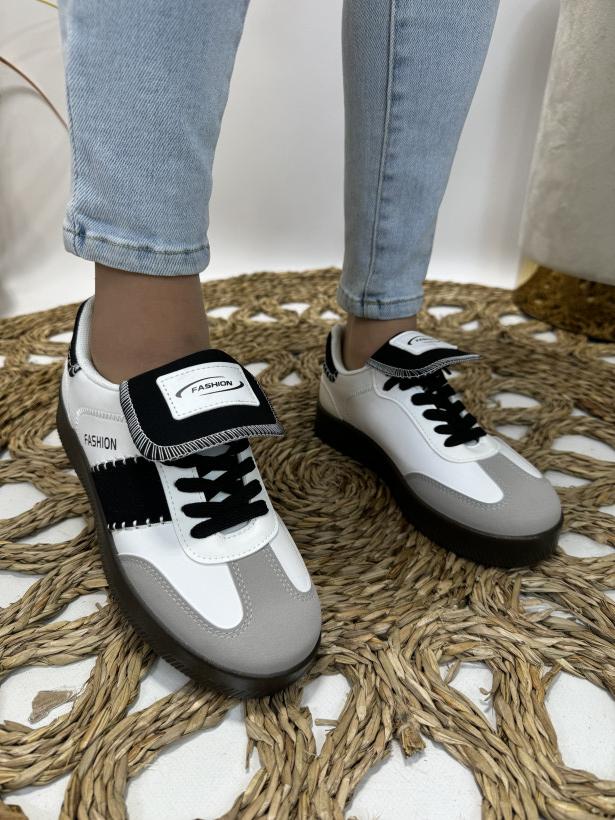 Białe sneakersy retro