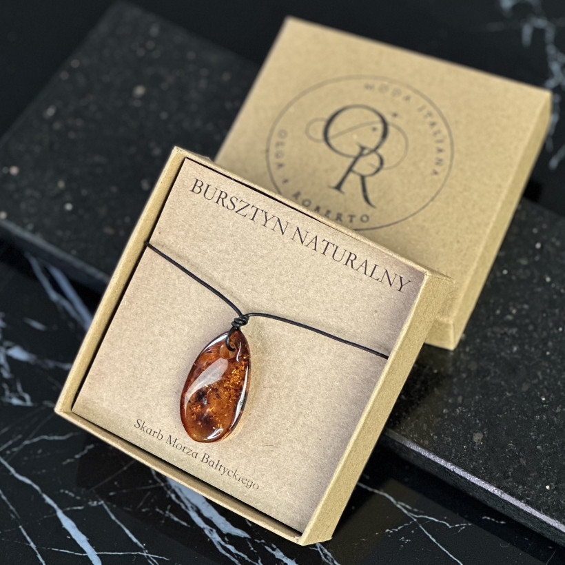 XO90 Wisior bursztyn na rzemyku