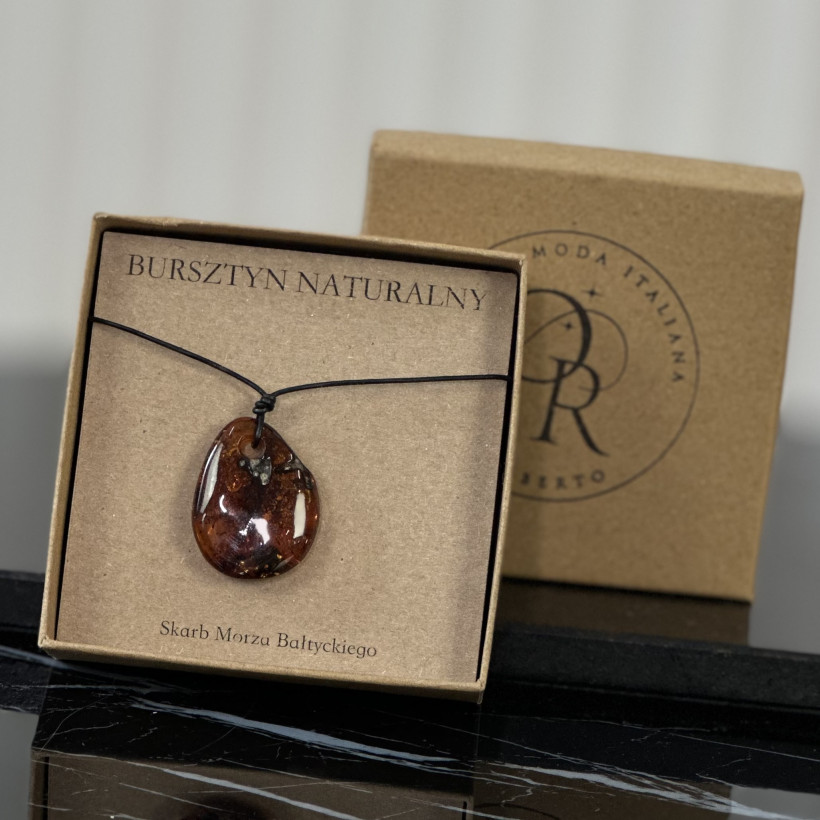 XO96 Wisior bursztyn na rzemyku