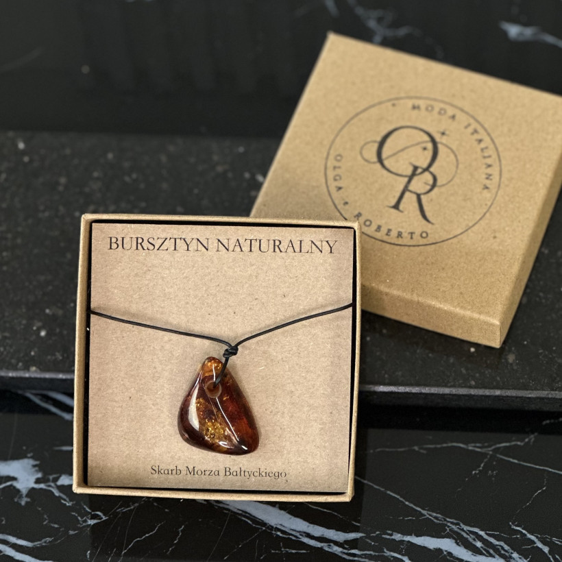XO100 Wisior bursztyn na rzemyku