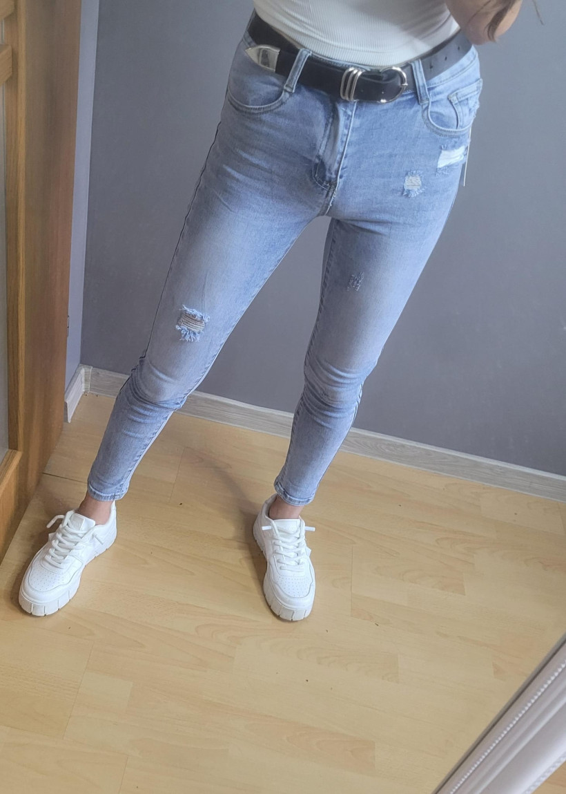 Spodnie jeans z dziurami - 2 kolory