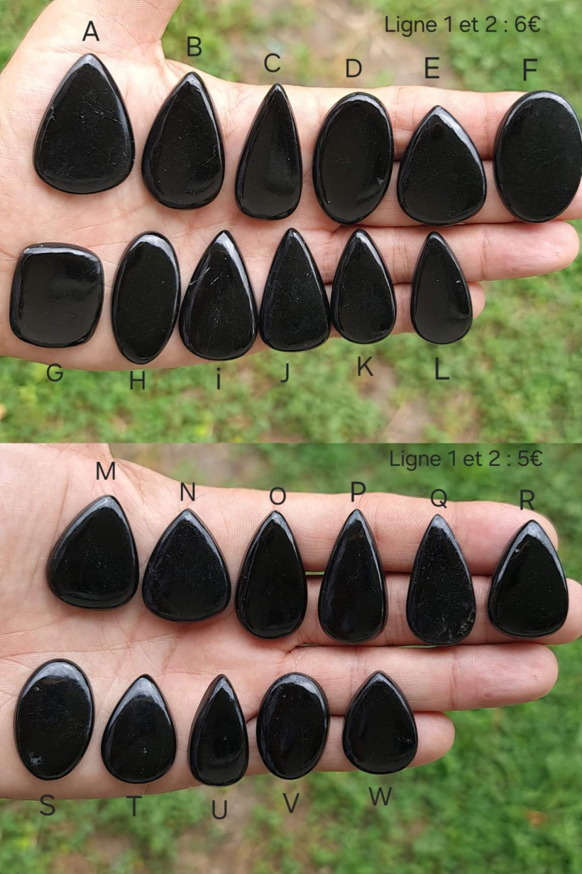 Cabochon tourmaline noire