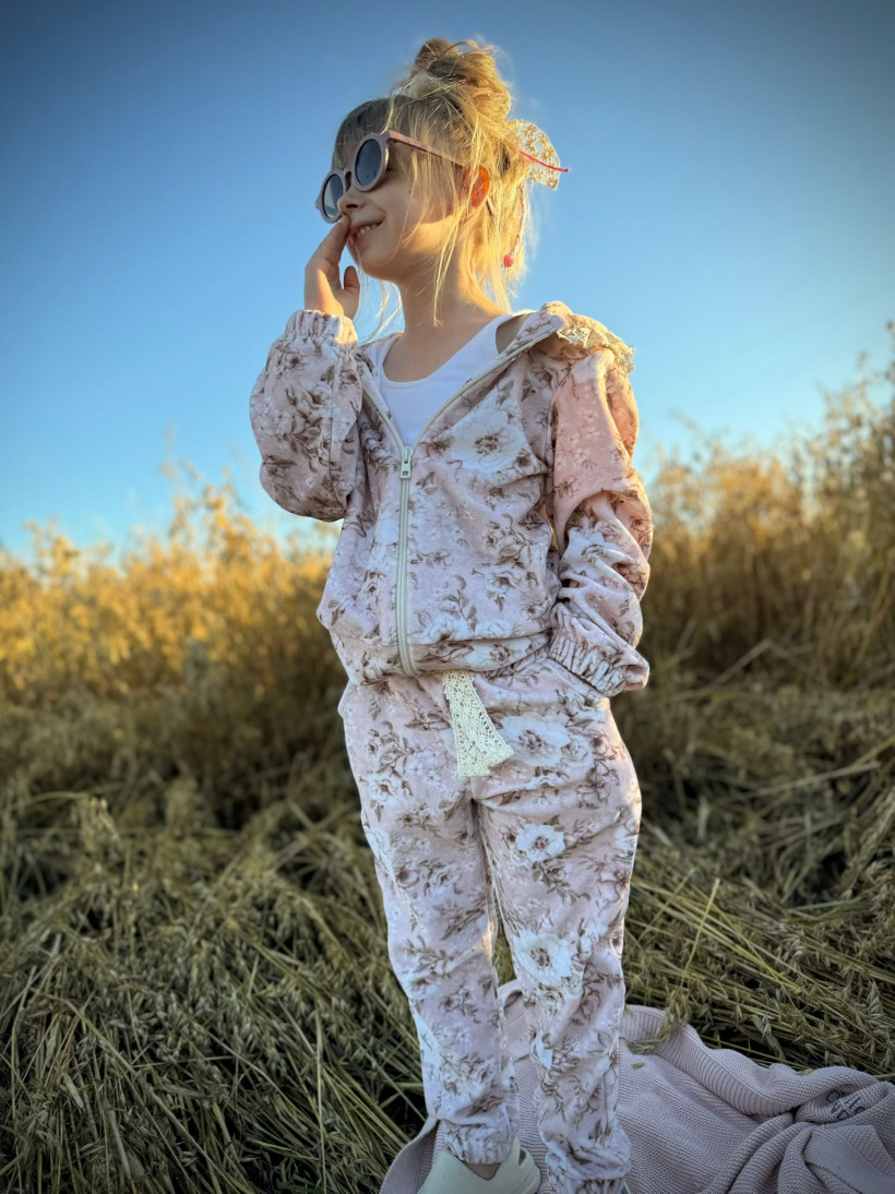 DRES WELUR KWIATY NA PUDRZE Makba