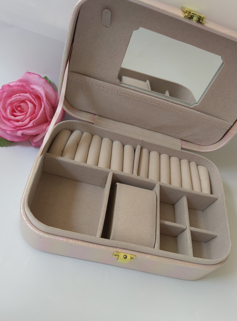 Kuferek na biżuterię różowy z holo