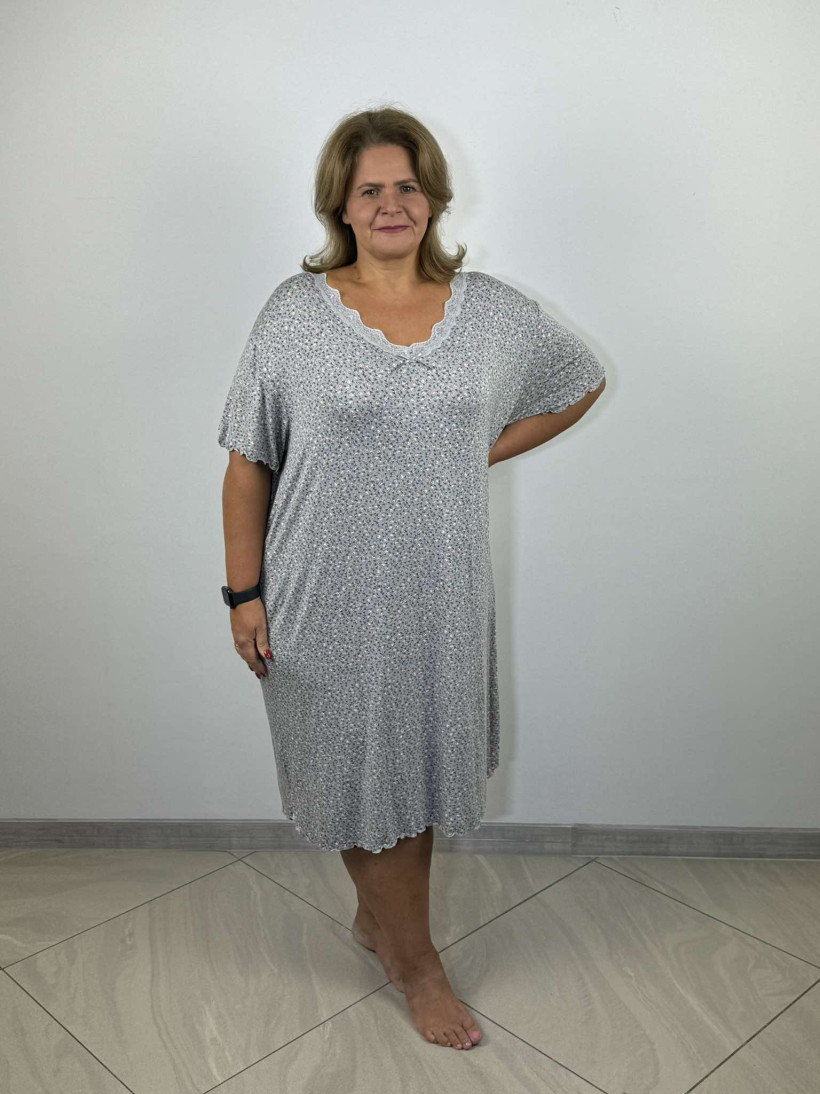 Koszula nocna 3XL kwiatki, w serek z koronką - 23078 - szara