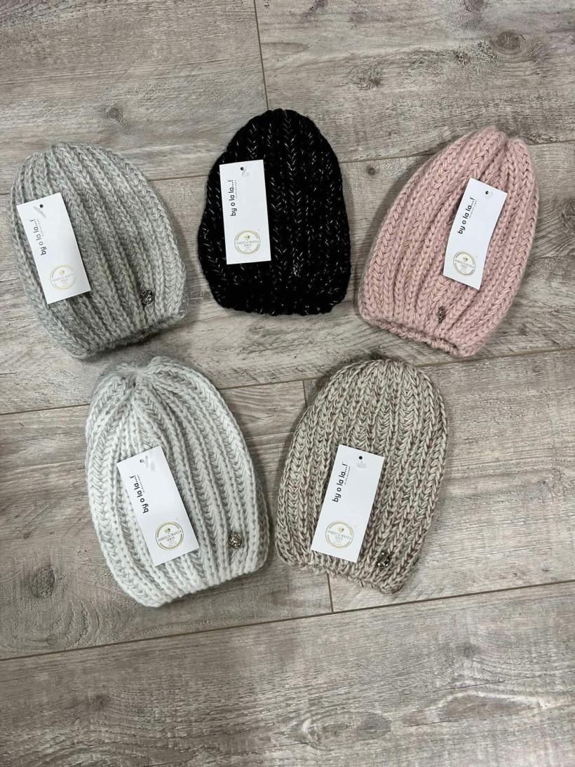 By o la la..! czapka "smerfetka" ze srebrną nitką