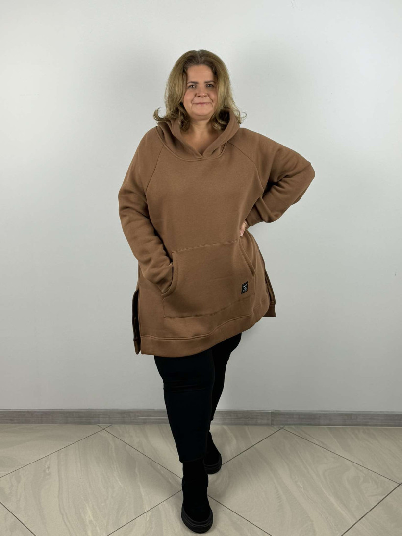 Bluza dłuższa 3XL ciepła z kapturem, kangurek - 7341 / 814 - kamel / brąz