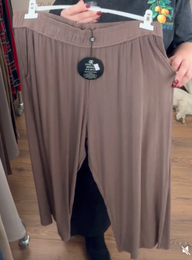 Spodnie prążkowe na gumce (42/44, 46/48) - oc - 27009 - czekolada