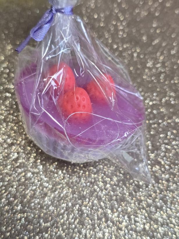 Mydełko babeczka truskawki fiolet 