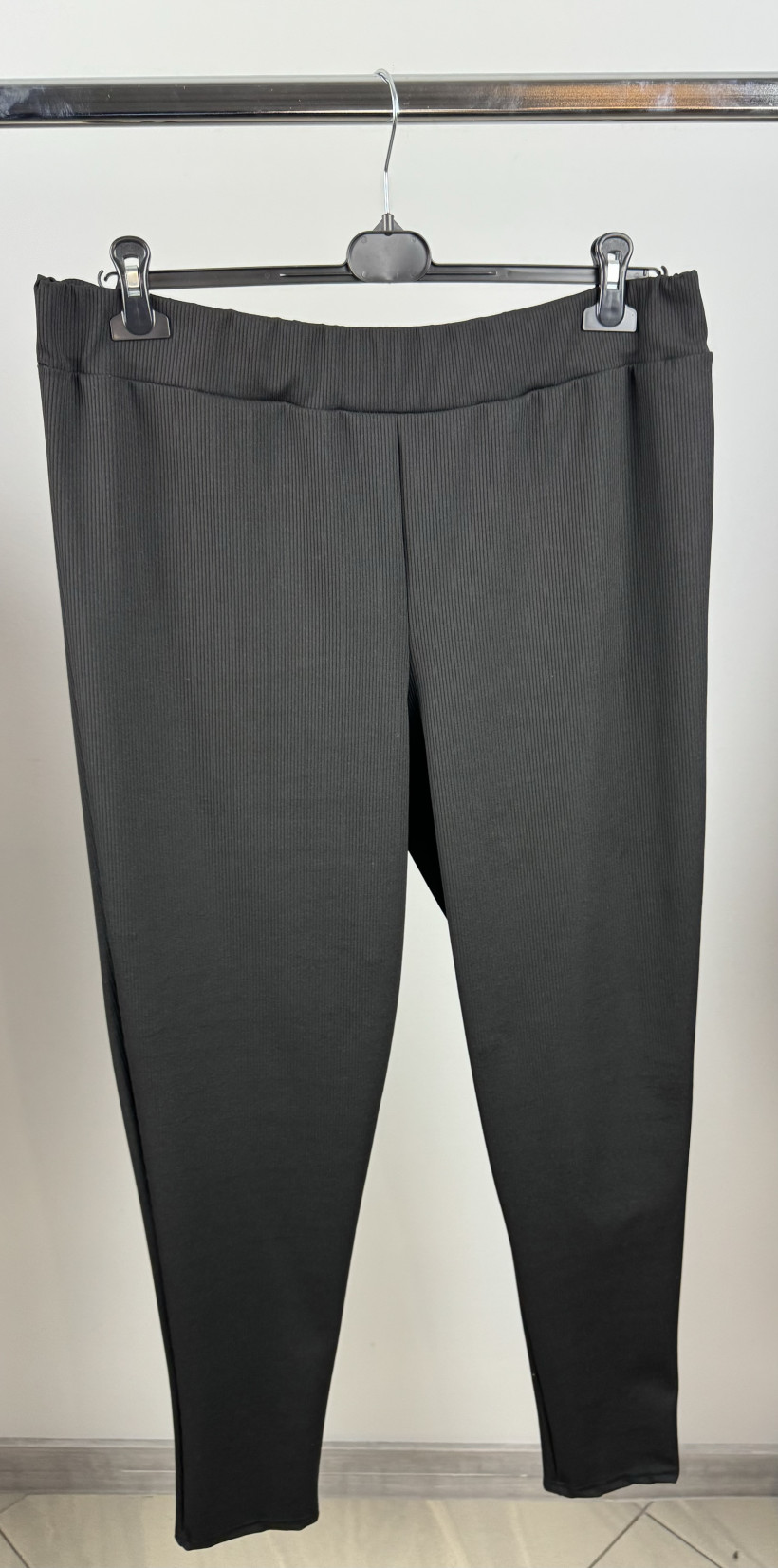 Leginsy prążkowane na gumie - 2 - mf - 7296 - czarne / promocja