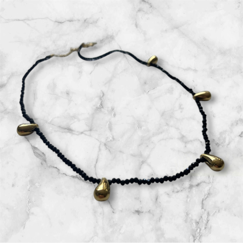 celebrytka czarne kamienie plus łezki