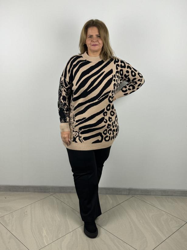 Sweter z półgolfem, wzór centki i zebra - evis - 1099 - fango z czarnym