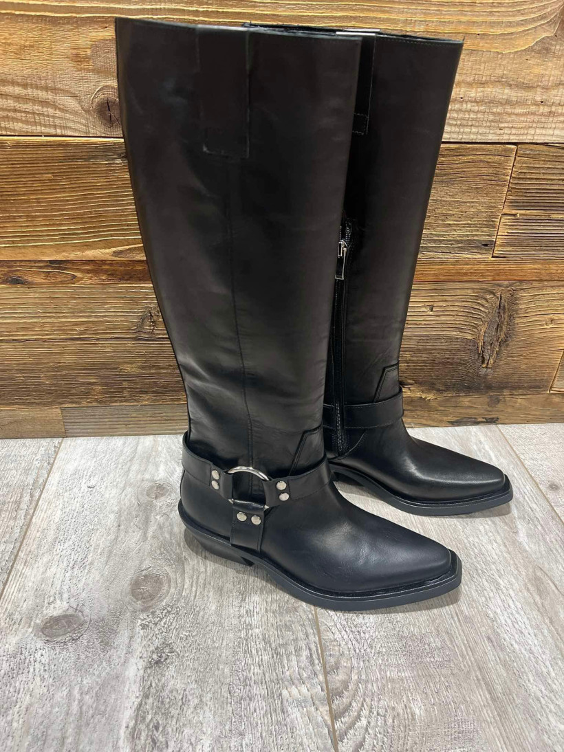 By o la la..! długie kowbojki z klamrą