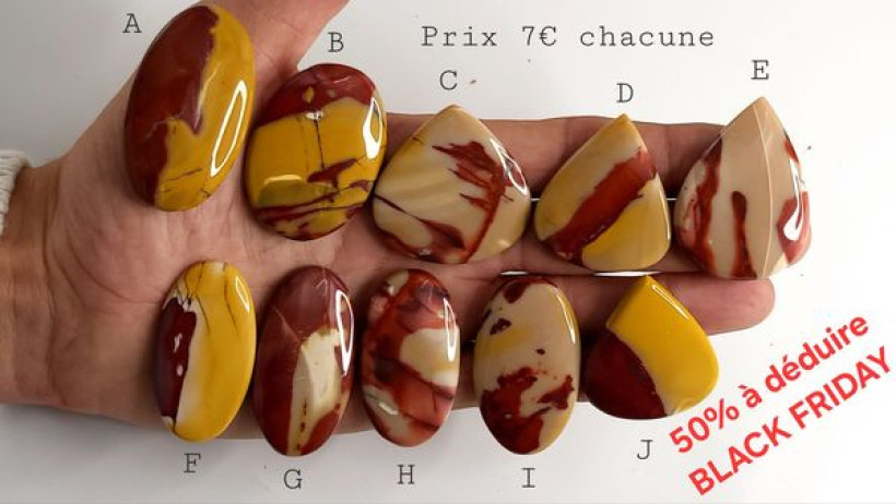 Cabochon Mokaite