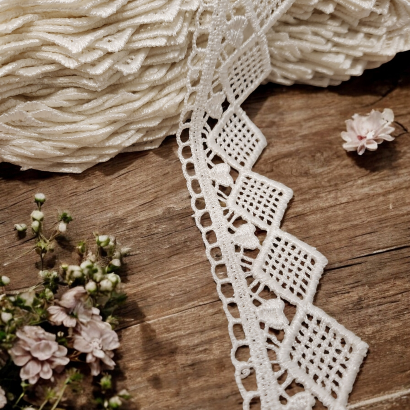 Gipiura 3,5cm x 18,5m kremowa 4G2075A