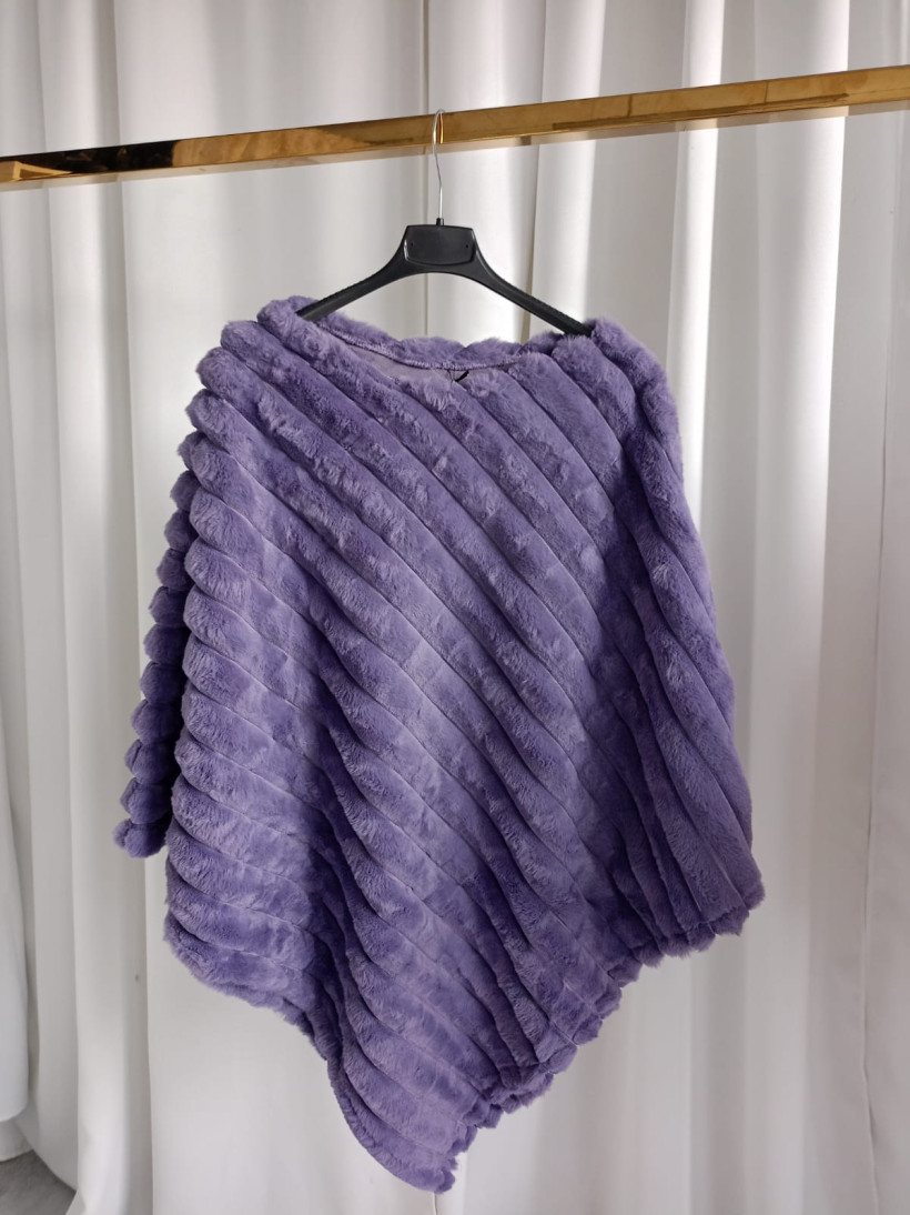 Poncho Lila