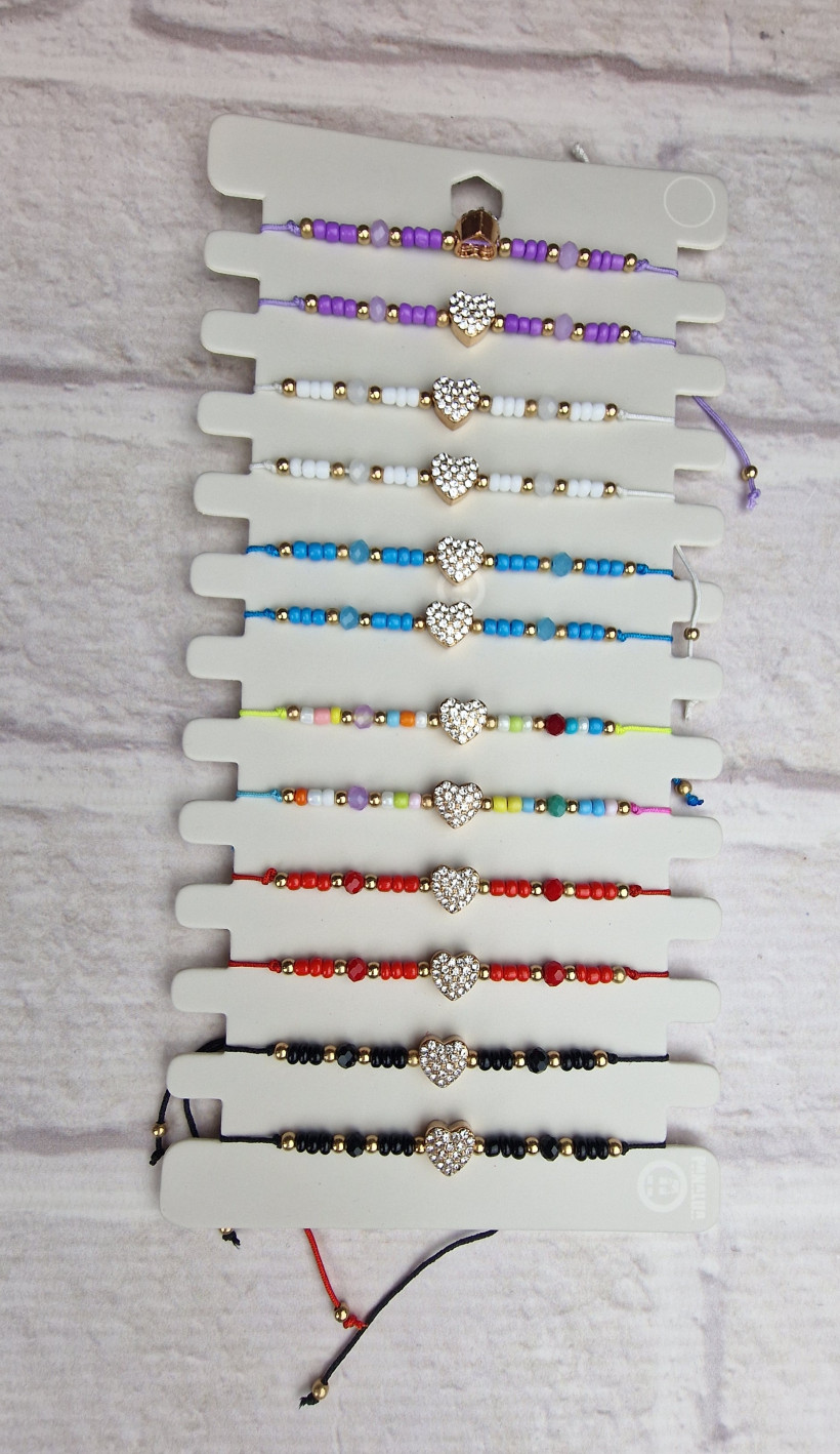 Bransoletka na sznureczku