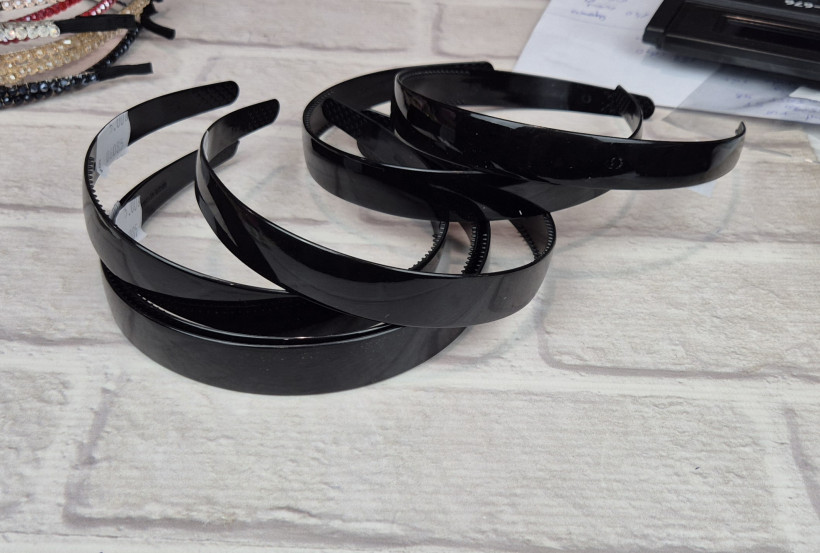 Opaska klasyczna czarna