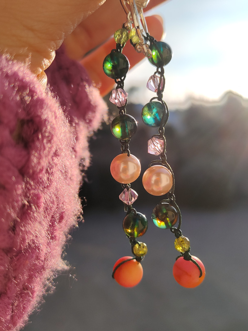 Artystyczne kolczyki bursztyn barwiony i kryształy Svarowskiego K78