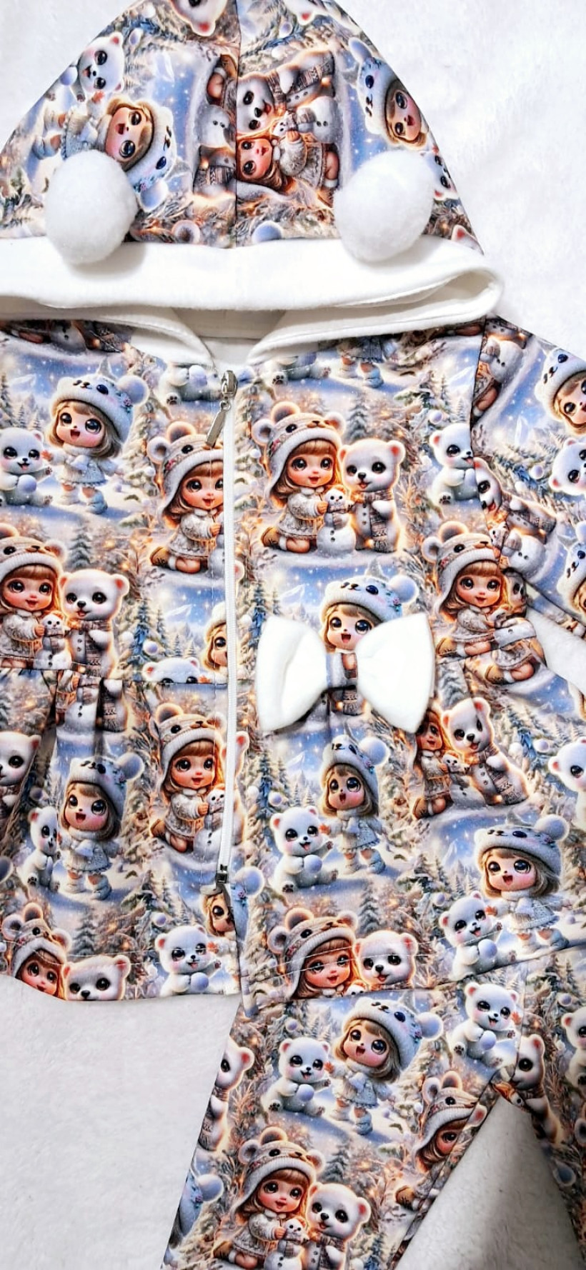 Dres zimowy pomponiki LeBebe